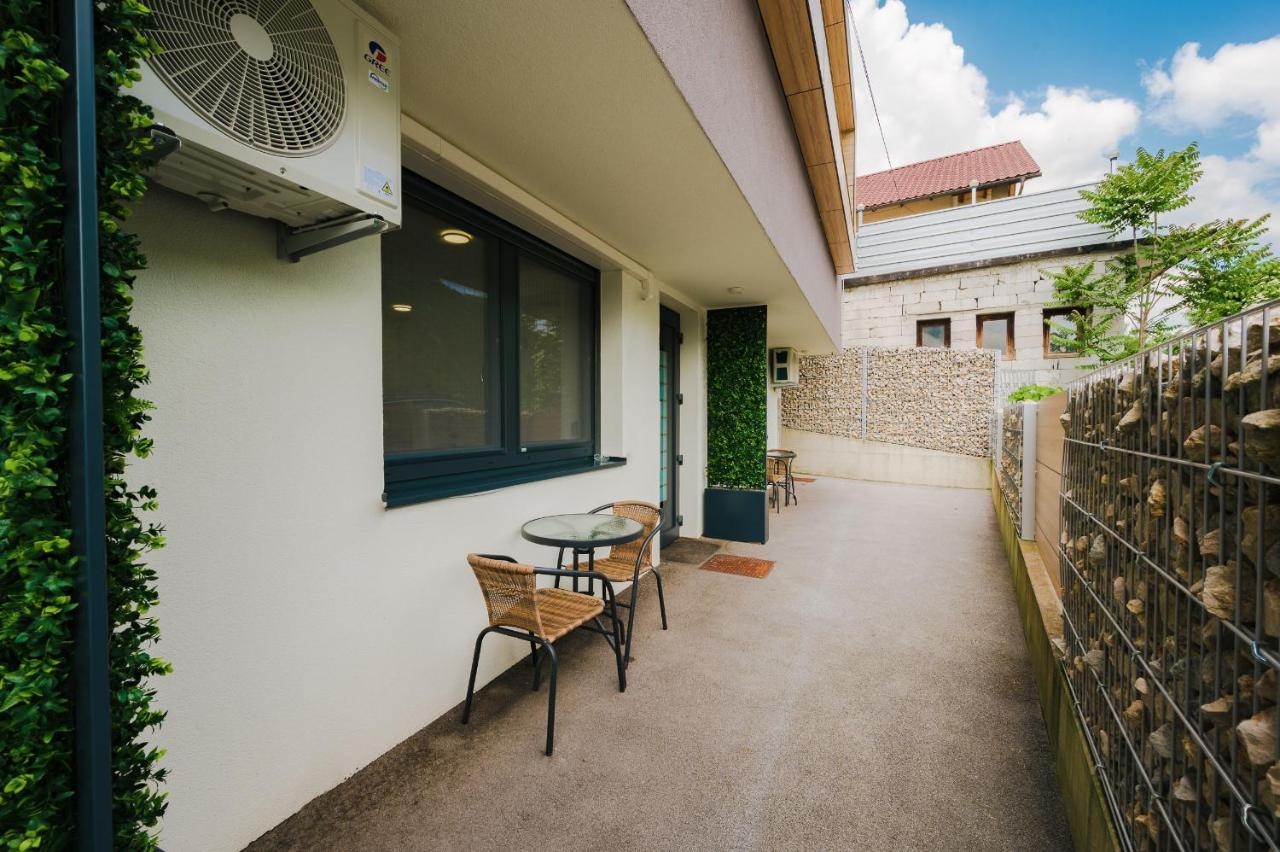 Apartments Gros Radece Exterior photo